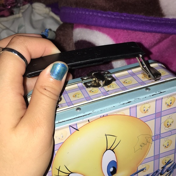 ‼️SALE‼️ VINTAGE 90’S TWEETY BIRD TIN CASE - Picture 3 of 5